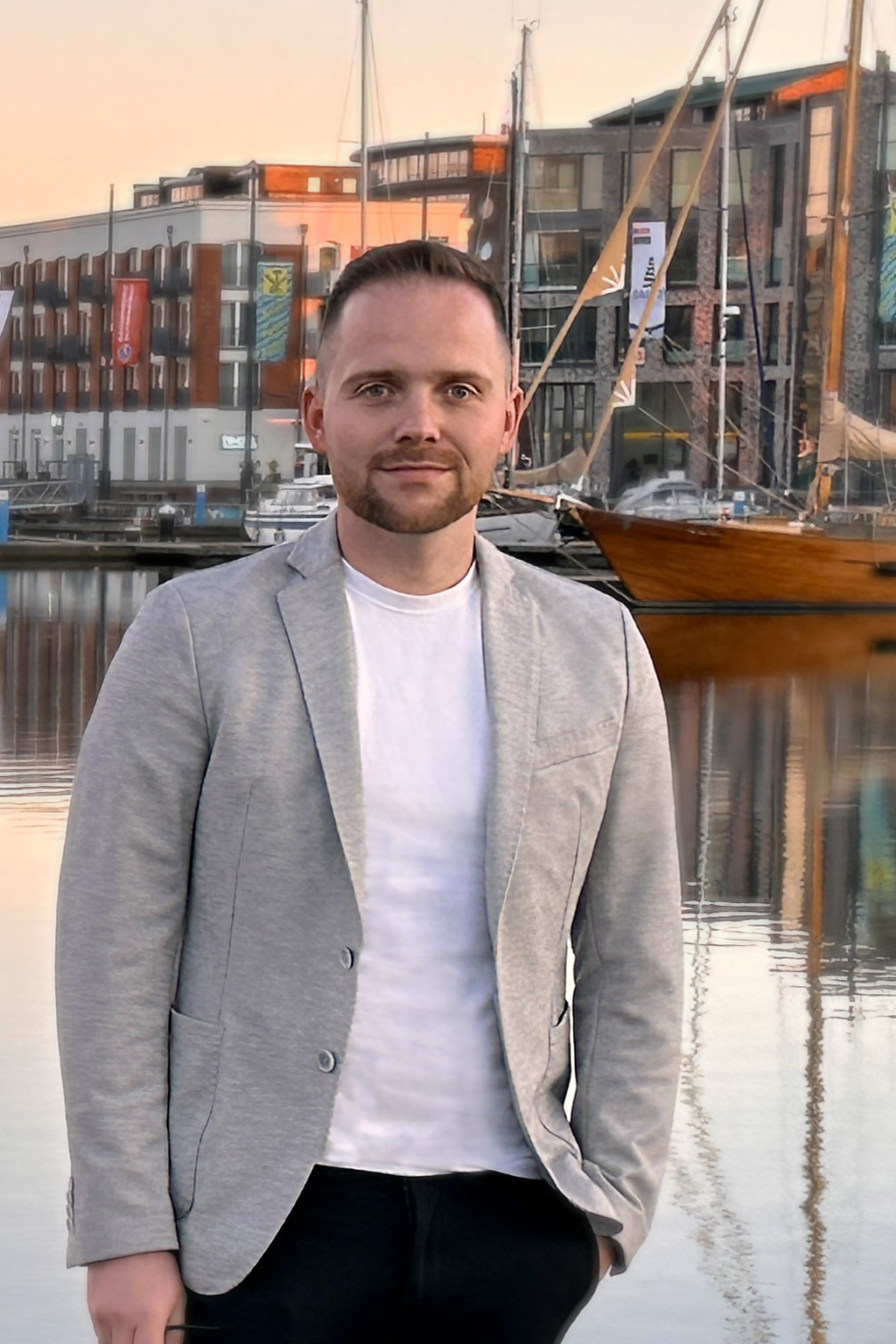 Geschäftsführer von Liora am Yachthafen Bremerhaven – persönliche Nähe und Vertrauen in der Pflege.